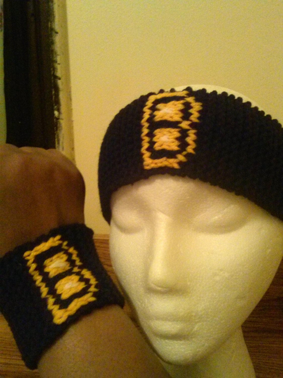 Boston Bruins Handknit Headband and Wristband set, Free Shipping in US