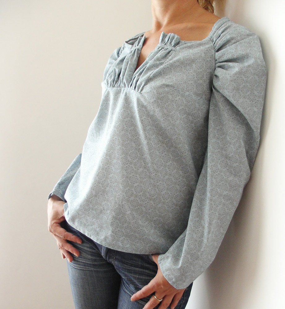 Disc Flowers Pale Blue- Blouse Shirred
