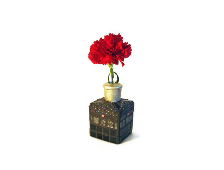 Mosaic Diffuser or small square  Bud Vase scented oil diffuser aromatherapy black and silver decorative diffuser