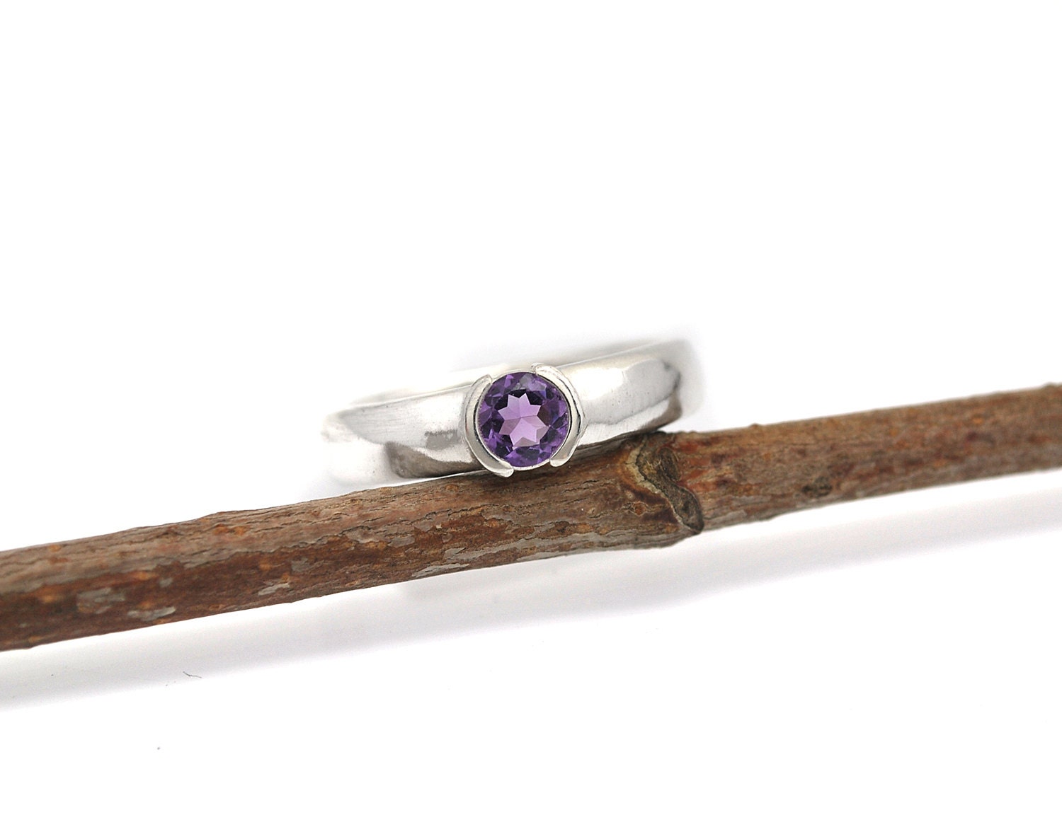 Purple amethyst  engagement ring -  Simple elegant and modern band - Diamond alternative engagement