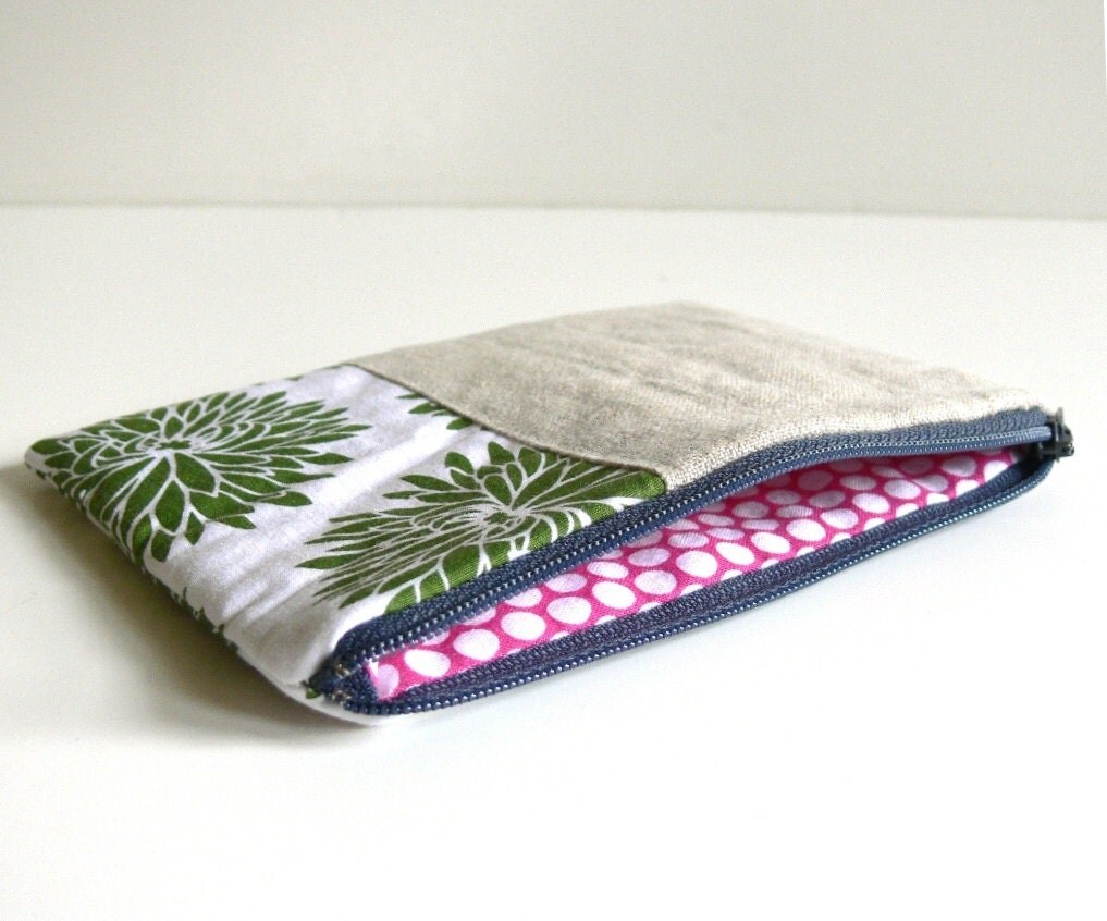 Patchwork Zipper Pouch in Linen and Green Botanical by JennyBartoy