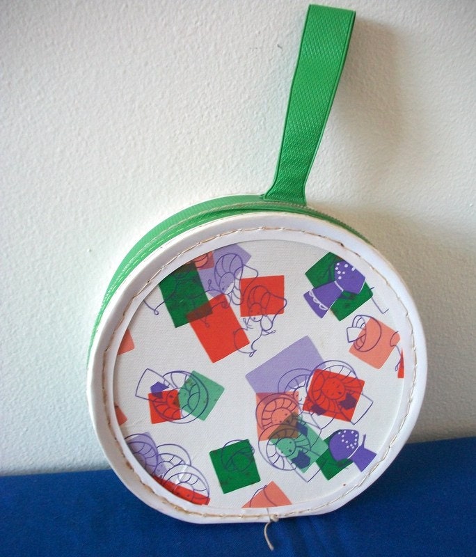 Mod Mushroom Round Vinyl Case Purse