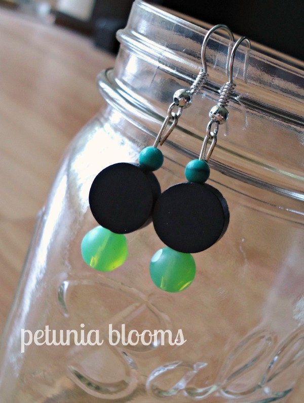 pretties for your ears // mint, jade & black wooden disc