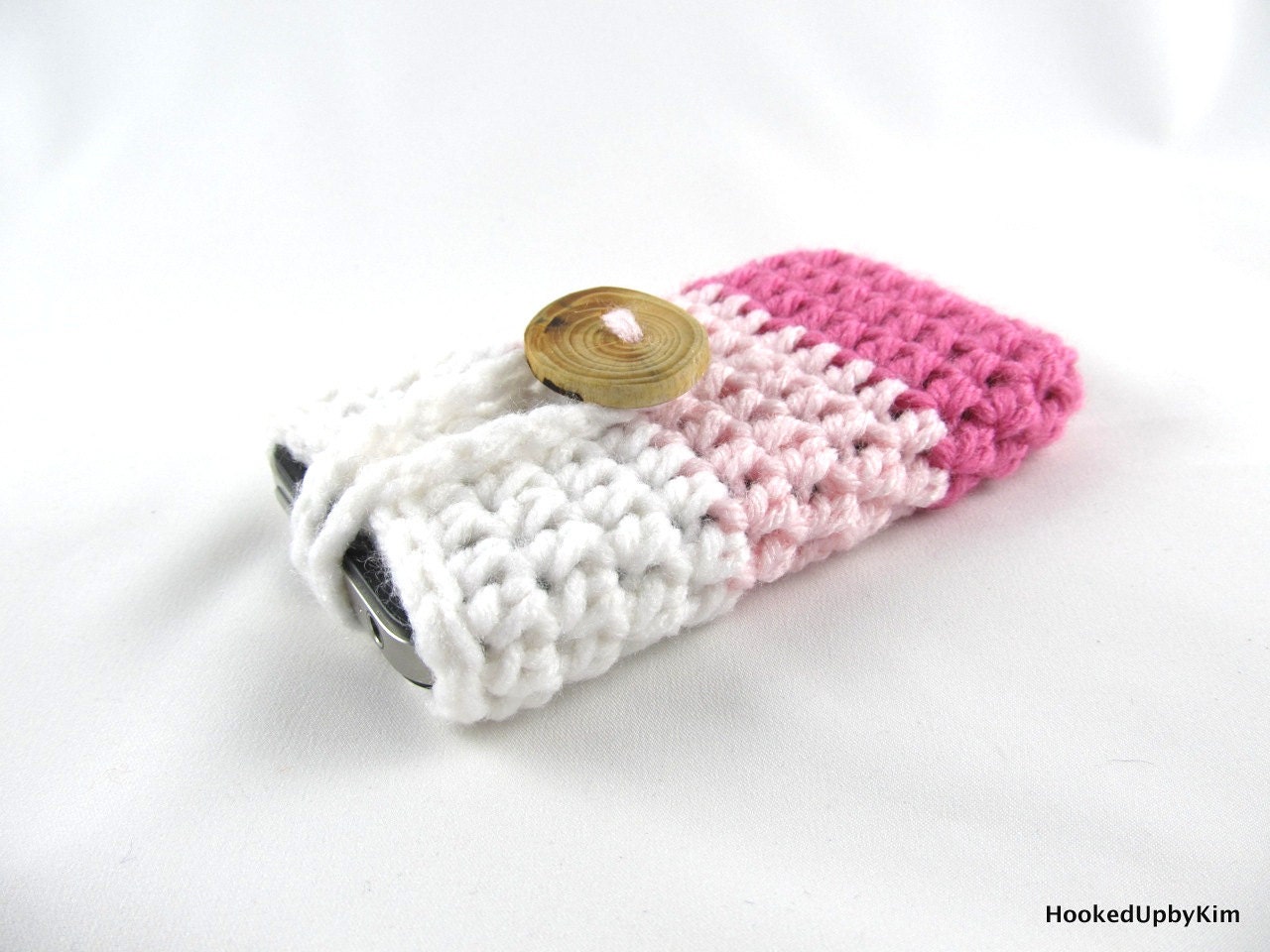 Crocheted iPod / iPhone / MP3 Player / Mobile Phone Cozy in Pinks and White Color Block