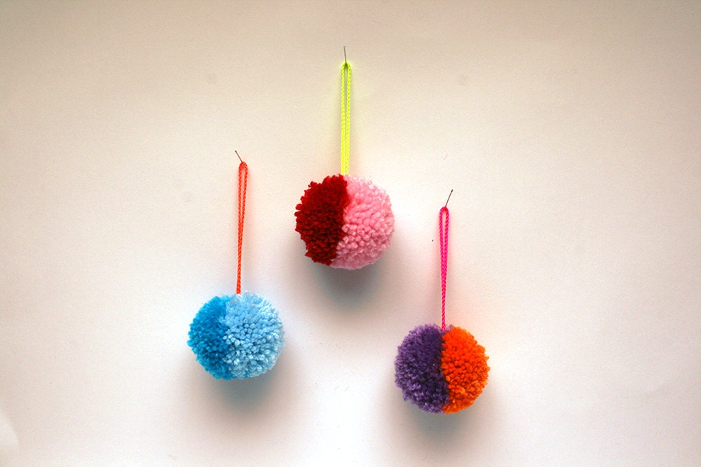 Pom pom bauble decoration set