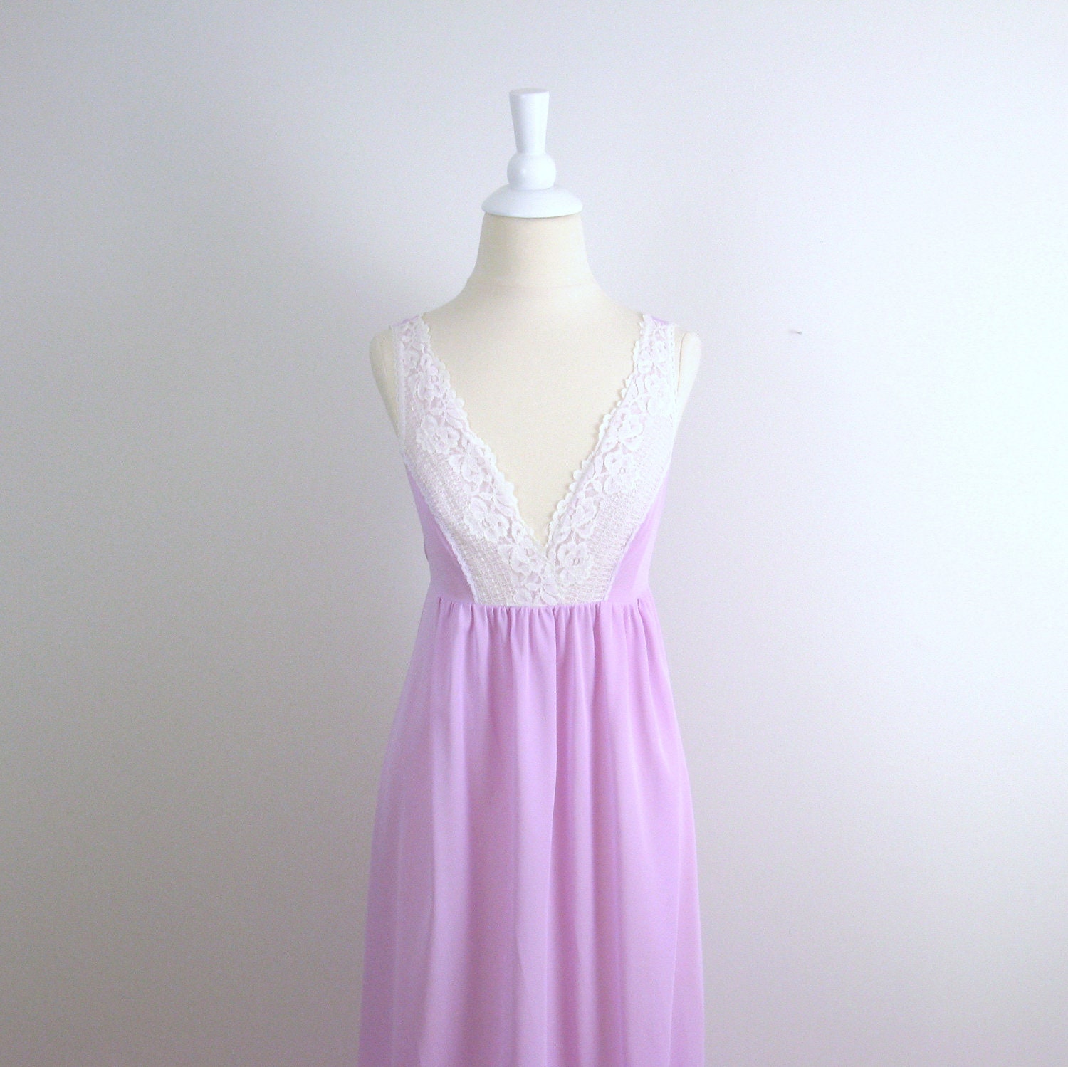 Vintage Long Nightgown in Mauve - 1970s - Sleeveless with Lace - Small Medium