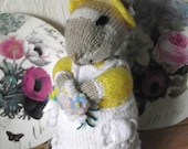 Brambly Hedge  Primrose Mouse  Hand Knitted