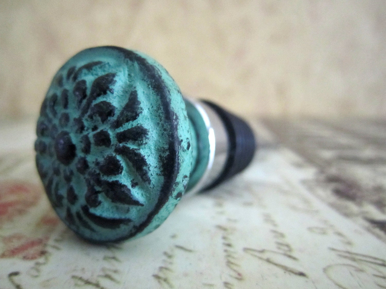 Wine Bottle Stopper - Distressed Turquoise Flower Wine Stopper