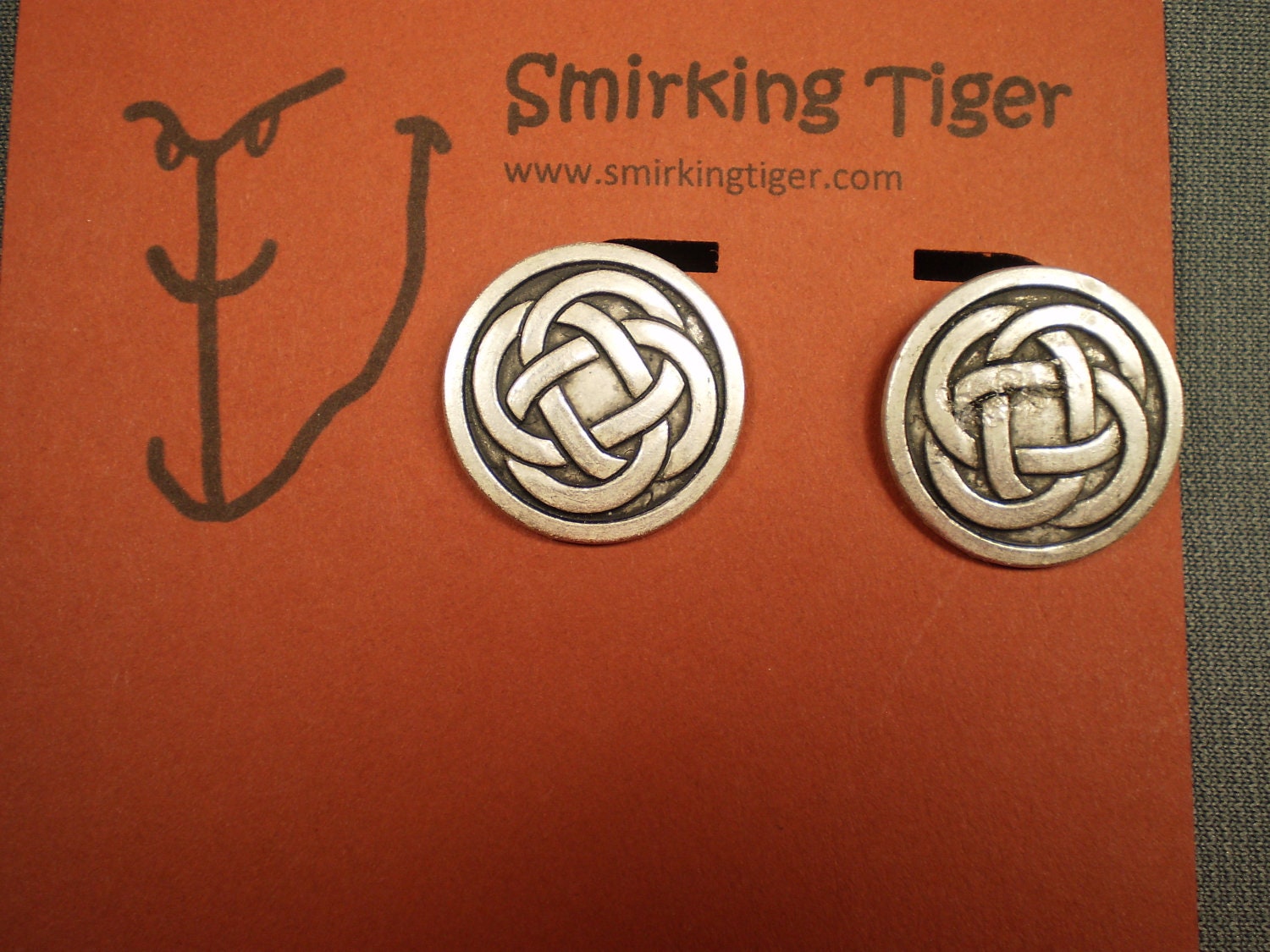 Button Earrings: Celtic Knot Button Earrings (E49)