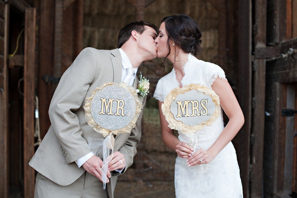 Mr and Mrs Photo Pick Set