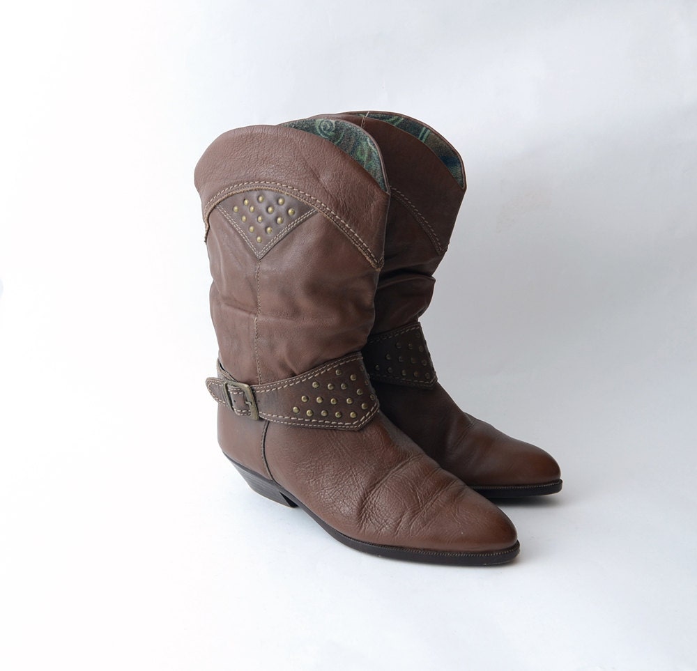 Vintage brown leather studded western boots // booties // boho