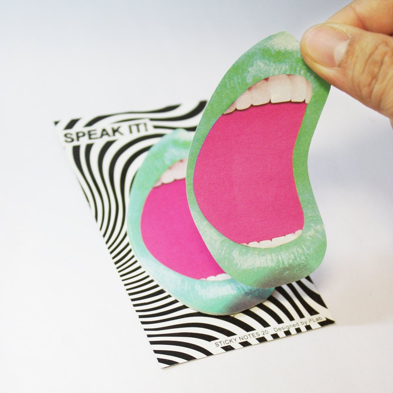 The yelling message SPEAKIT ( messenger sticky-notes )