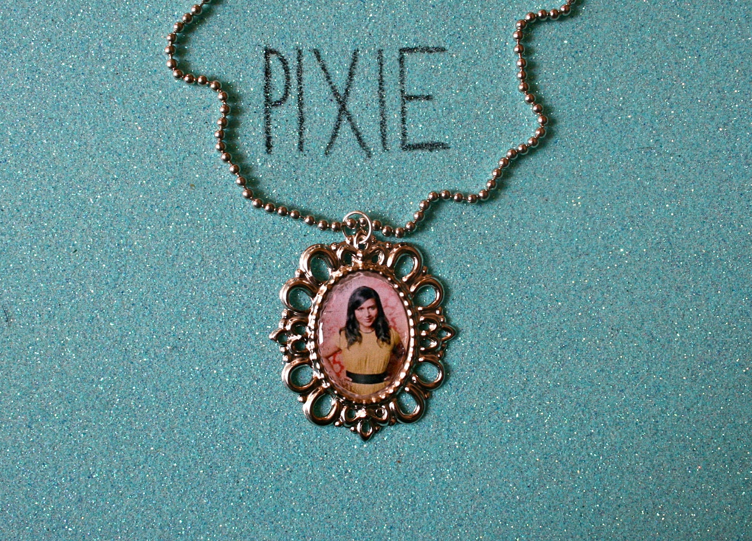 Mindy Kaling cameo necklace