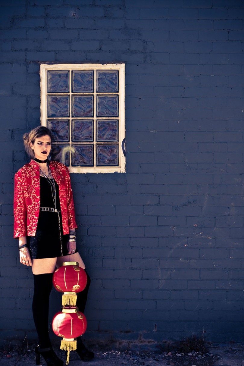 90s Goth Grunge Oriental Brocade Jacket - Chinese Mandarin Collar Blouse  -  Red & Gold Asian Long Sleeve Top - Froggy Closure