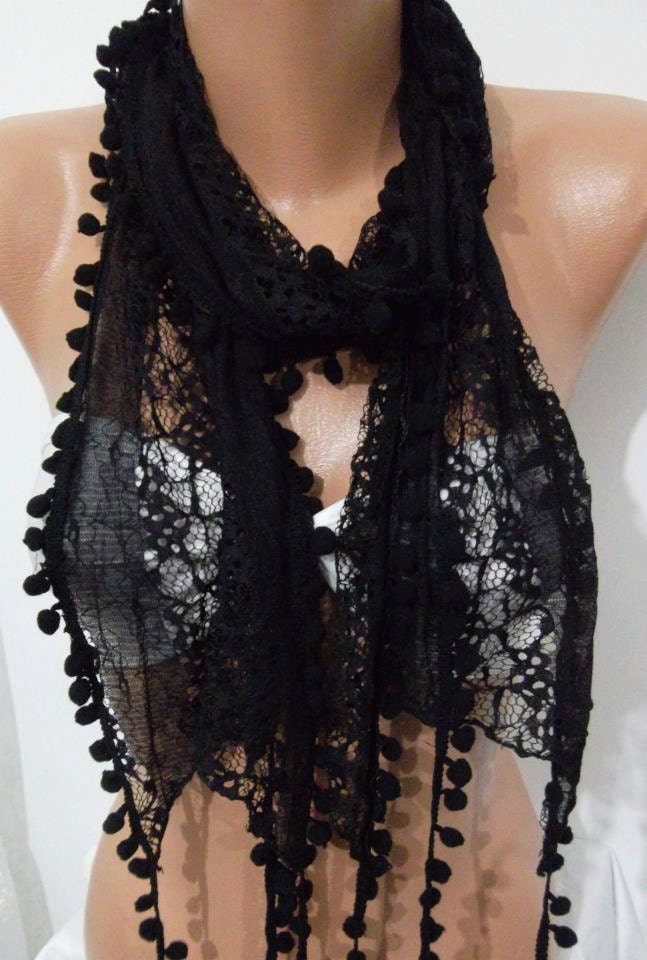 on Lace scarf - Black