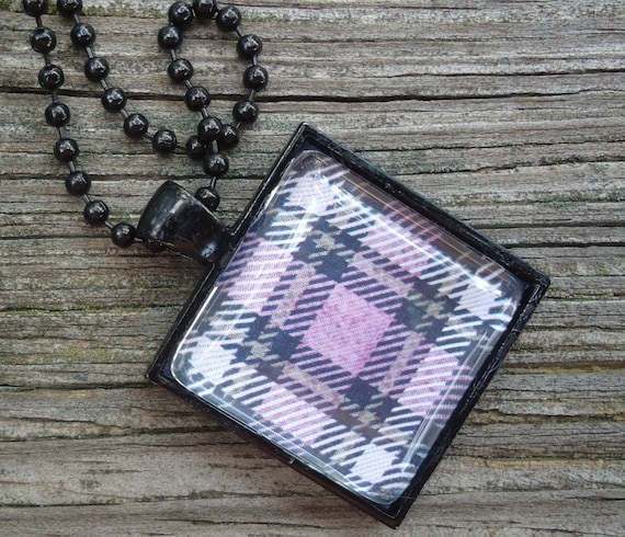 Shades of Purple Plaid with Black Pendant Tray and Chain