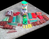 650 Pieces Vintage Lincoln Logs Old Original style all wood and some old newer style. listed below. - KentuckyTrader