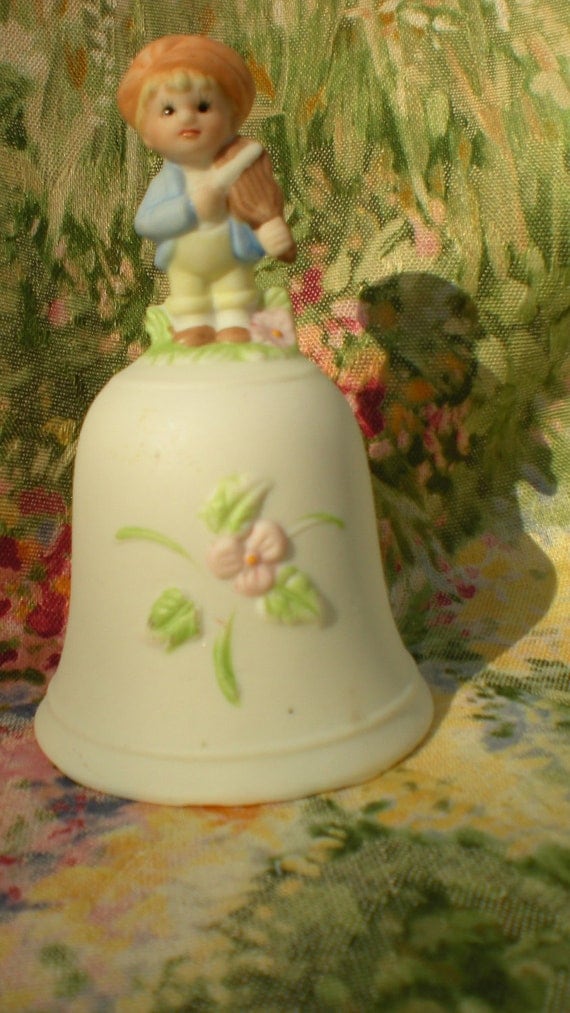 Homco Figurine White Porcelain Dinner Bell