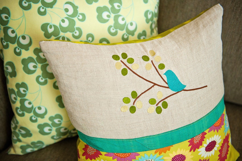 Bird on Branch - Machine Embroidery Designs