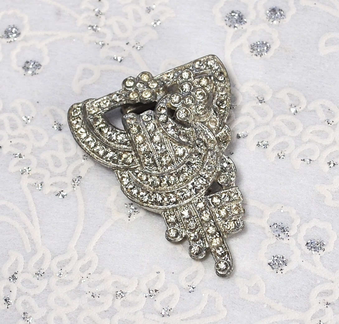 Vintage Dress / Fur Clip, Pave Rhinestones / Glass Crystals, Flowers, Silver, 1920s 1930s Art Deco, Wedding Bridal Jewelry