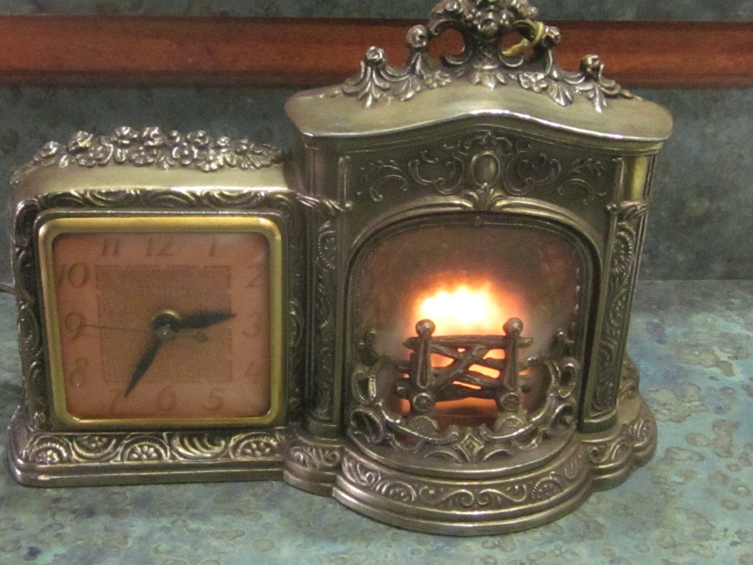 United Flickering Fireplace Mantel Clock 1940's by LeftoverStuff