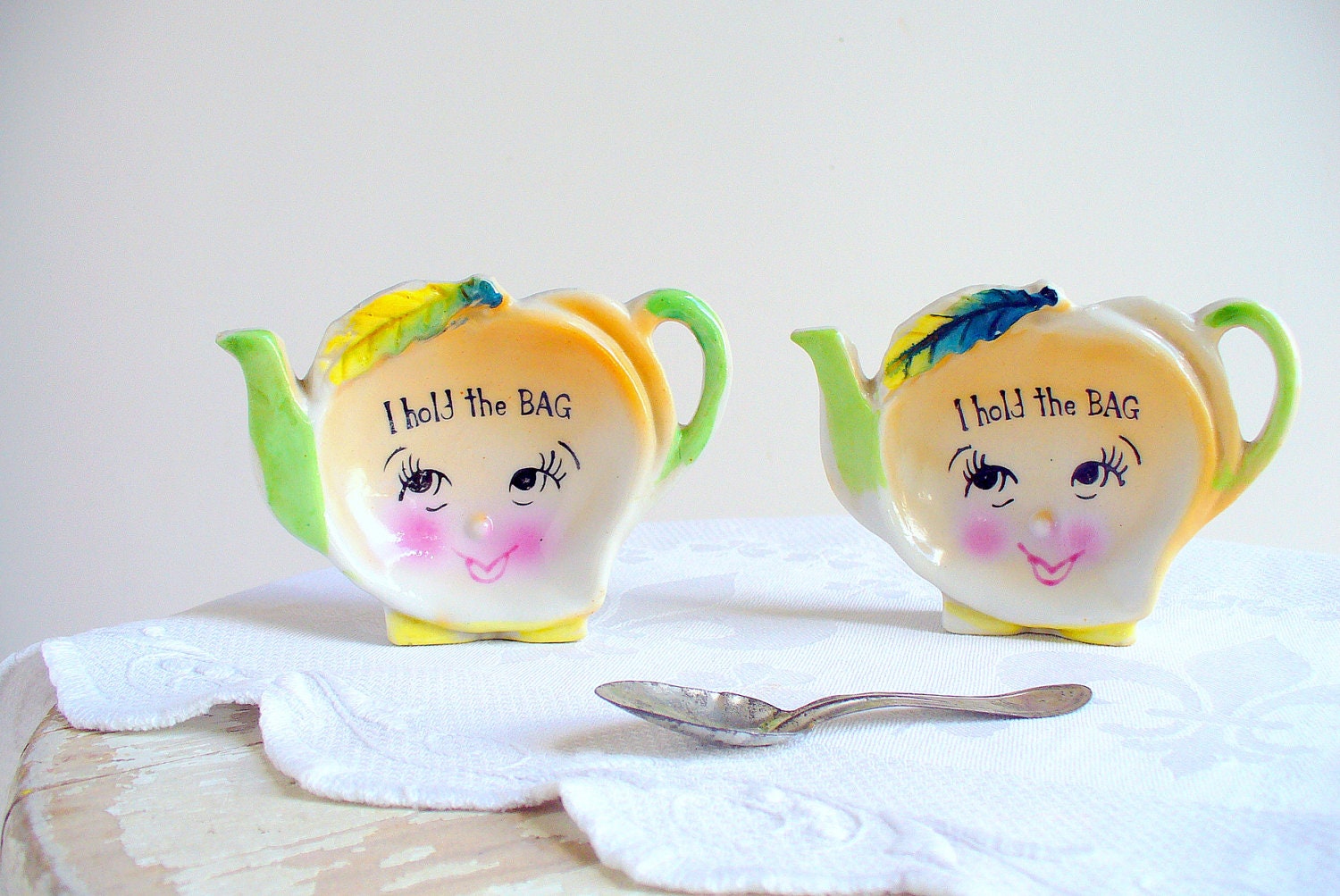 Vintage Teabag Holders Set / I'll Hold the Bag Cottage Kitchen / Japan
