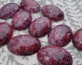 Vintage 25x18mm Burgundy Matrix Mottled Flat Back Oval Glass Cabochon (1 piece)