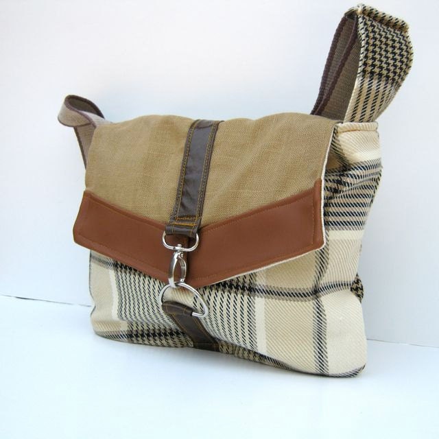 Satchel // Cream and Navy Houndstooth Plaid - Camel Brown Linen