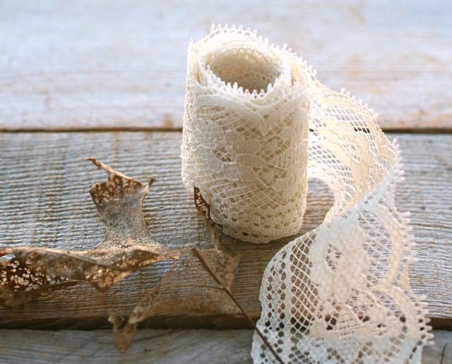 Vintage Wide Lace Flower Patterned Trim