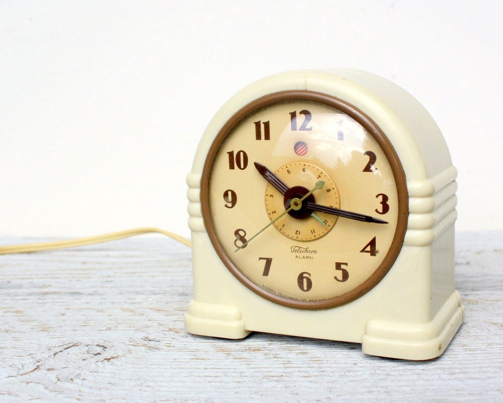 Antique Bakelite Art Deco Telechron Alarm Clock