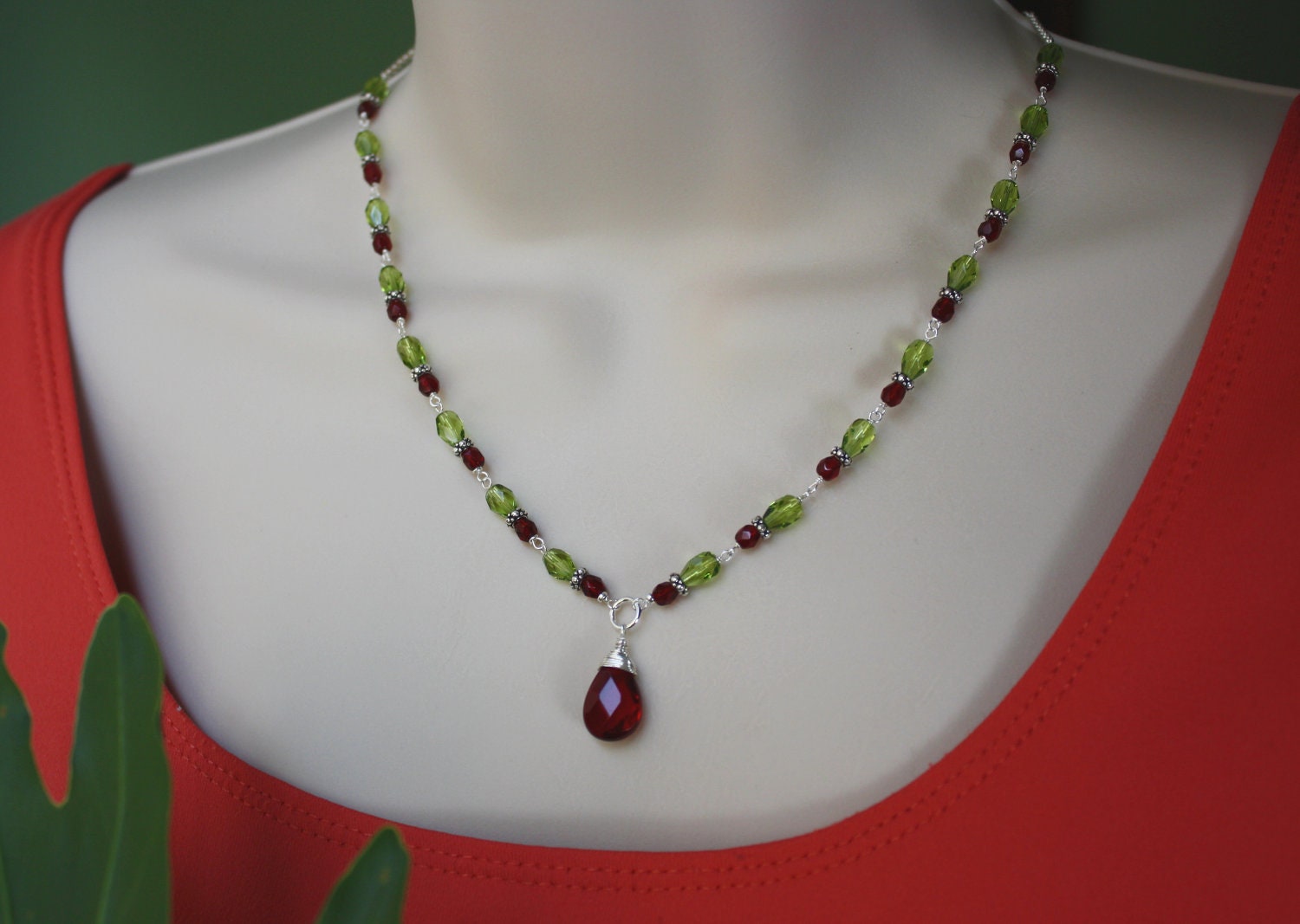 Free Shipping in US - Garnet and Peridot Beads Necklace - January Birthstone