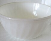 White Swirl Mixing Bowl from Anchor Hocking Fire King