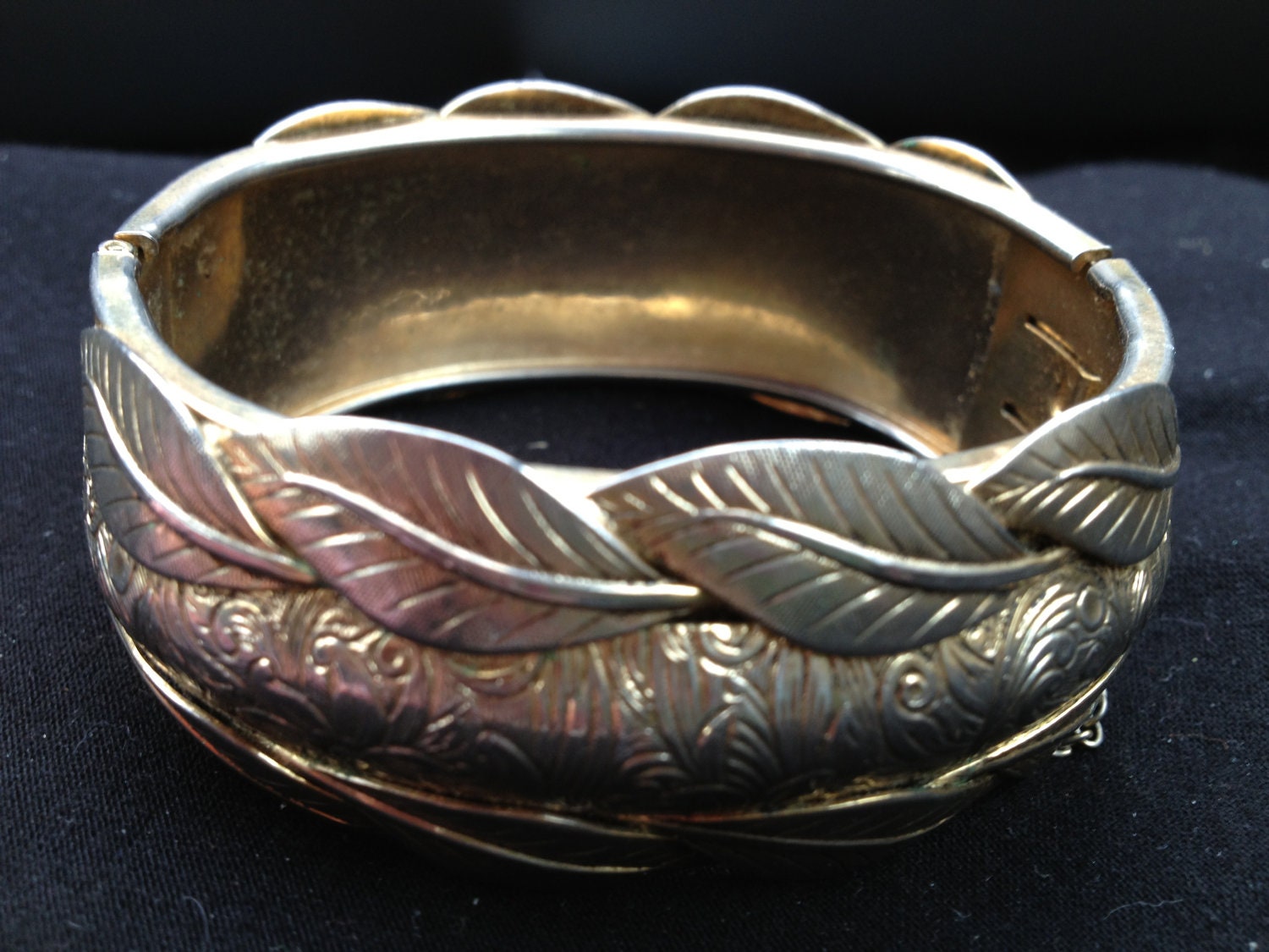 Vintage Chunky Gold Tone Floral Bracelet 1960s