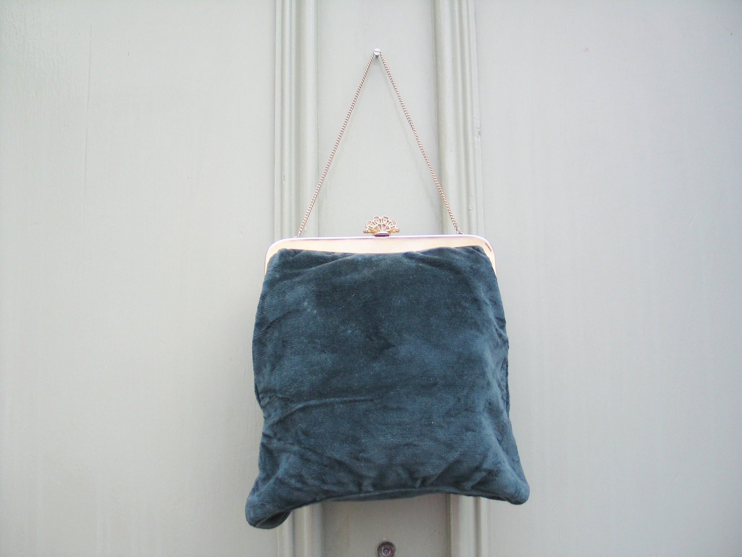 Little Green Bag: cute green velvet and gold filigree evening bag