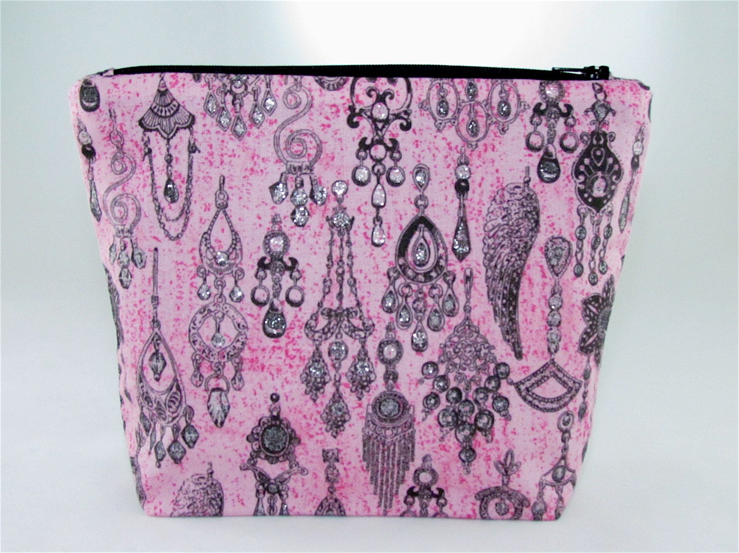 POUCH-Sparkling Earrings