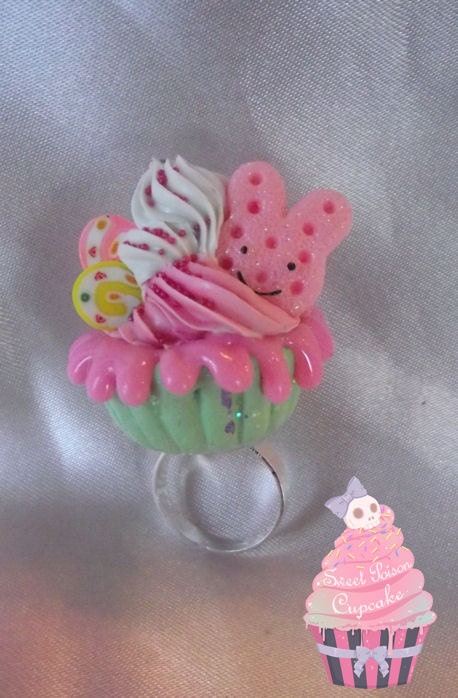 Sweet Pink Cookie Bunny Cupcake Ring