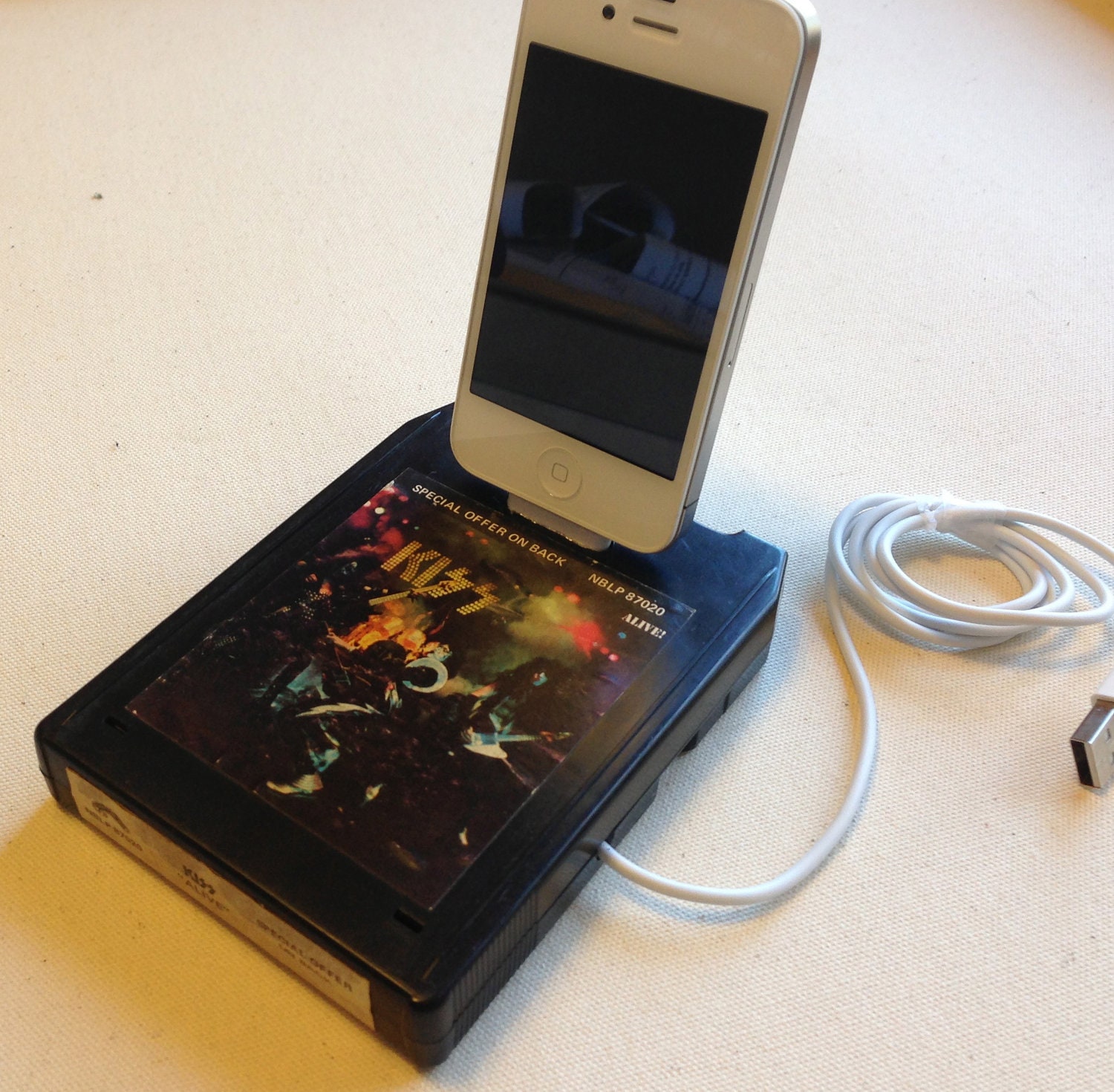 Kiss iPhone Dock