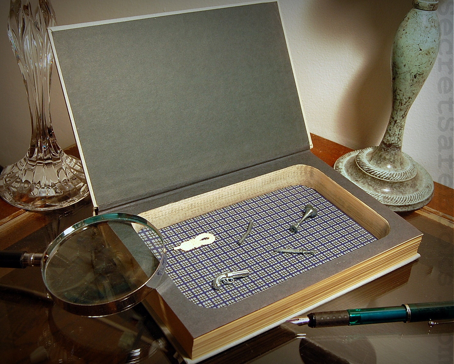 Hollow Book Safe (SHERLOCK HOLMES)
