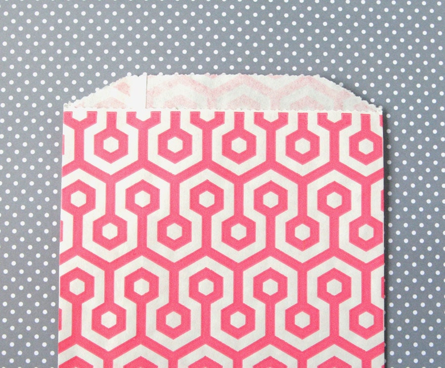 Pink Honeycomb Goody Bags / Favor Bags / Treat Bags (20) - 5 x 7.5 inches Il_570xn