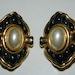 vintage black gold pearl clip on earrings 5b3