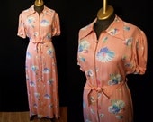 Lovely 1940's pink satin floral print dressing gown robe pin up girl rockabilly lingerie - size Large