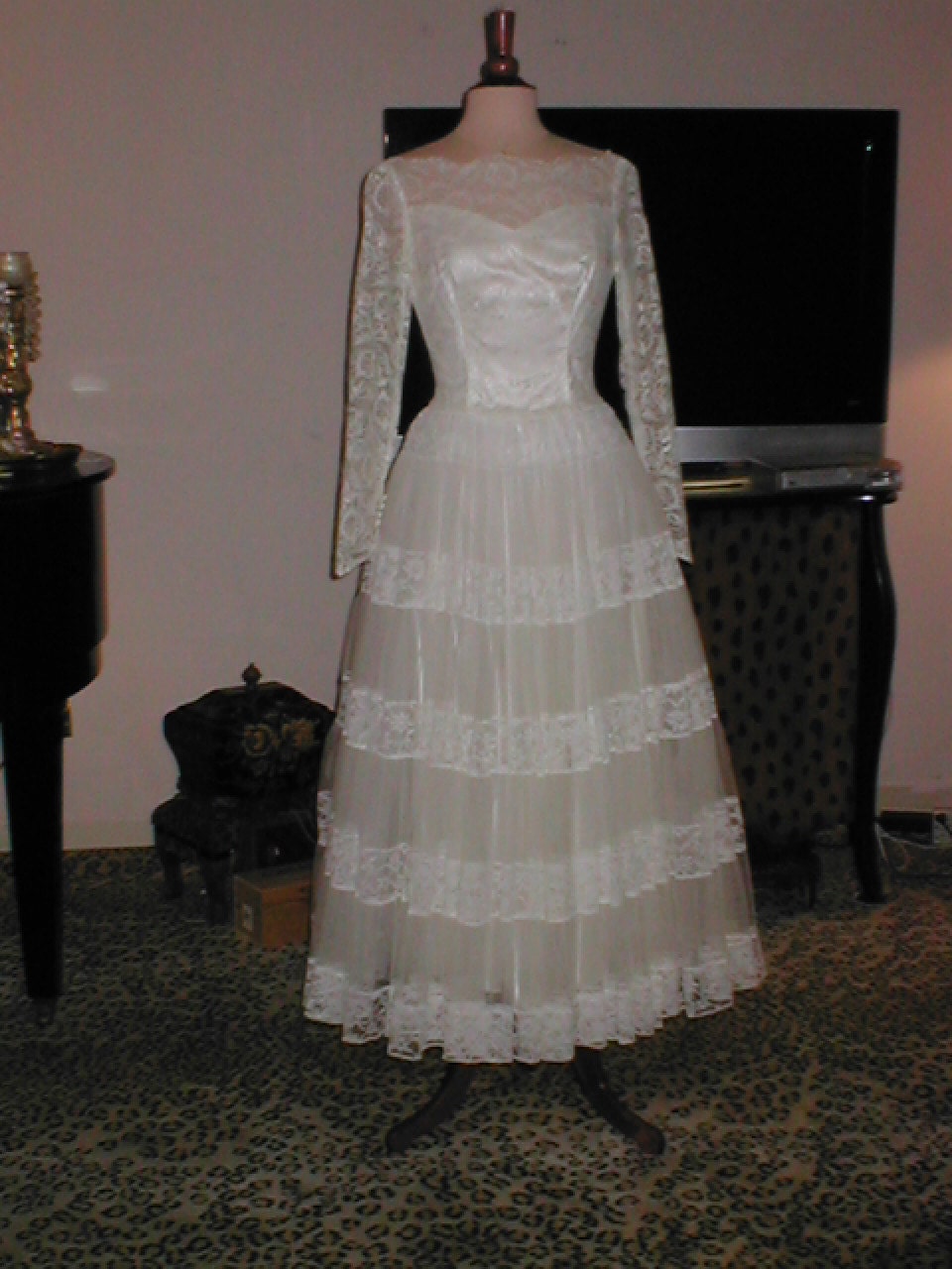 Vintage 1950s ballet-length Ivory Lace Wedding Dress
