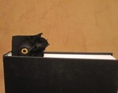 Grichels leather bookmark - black with yellow fish eye