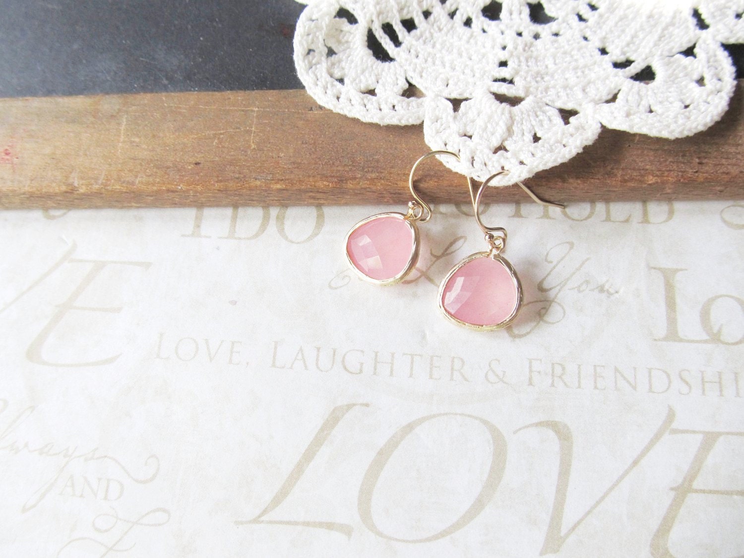 GRAPEFRUIT pink grapefruit rough cut glass crystal earrings (gold)