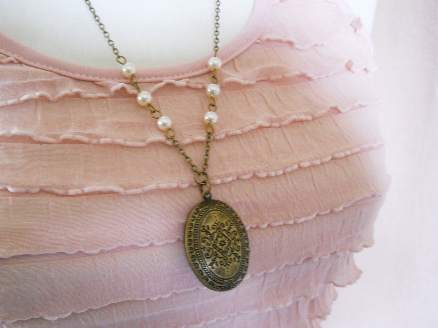 Simple Locket Necklace, Vintage Style Locket Necklace, Long Locket Necklace, Large Gold Locket Necklace, Locket Necklace