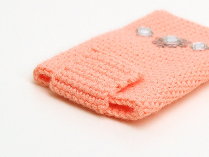 Pink crochet I-phone case