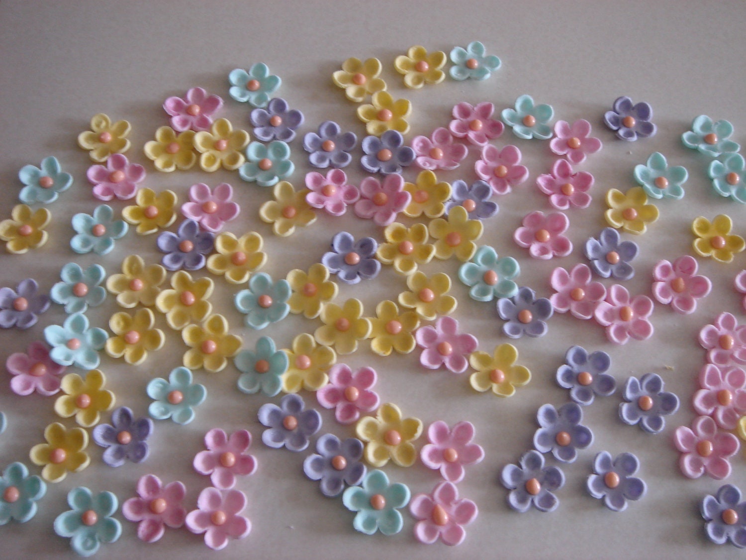 How To Make Small Fondant Flowers Without Cutters