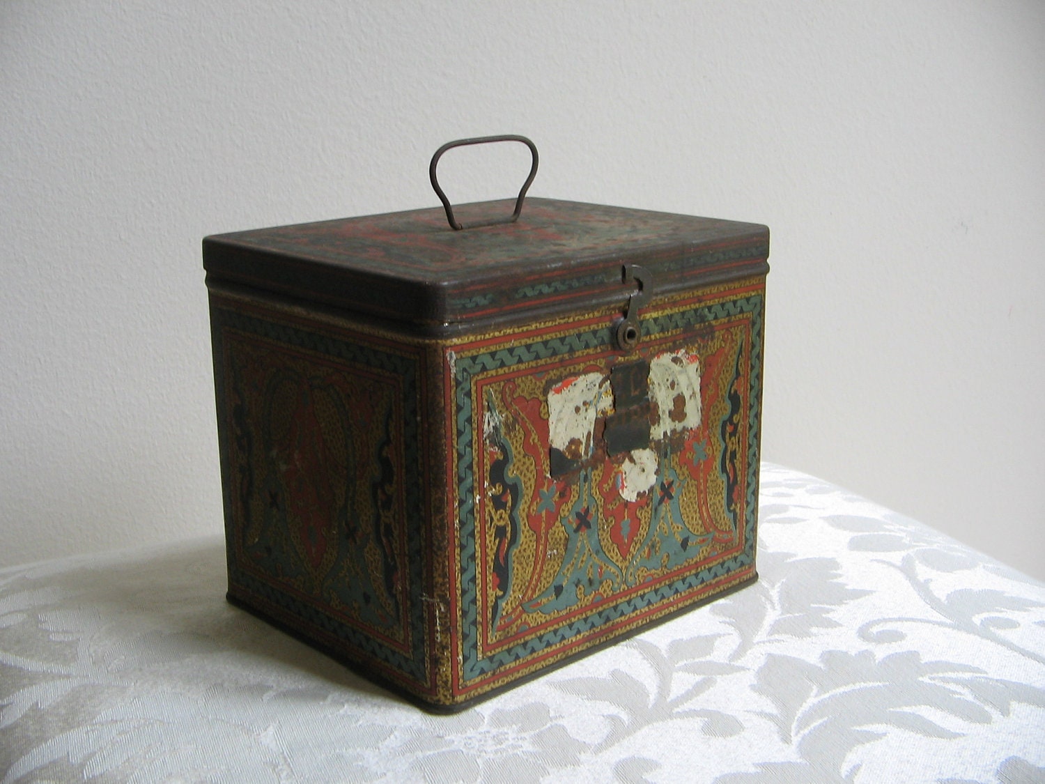 Vintage Tin Art Nouveau by NBC Uneeda, Hinged Handle Metal Box, Old Rare STUNNING