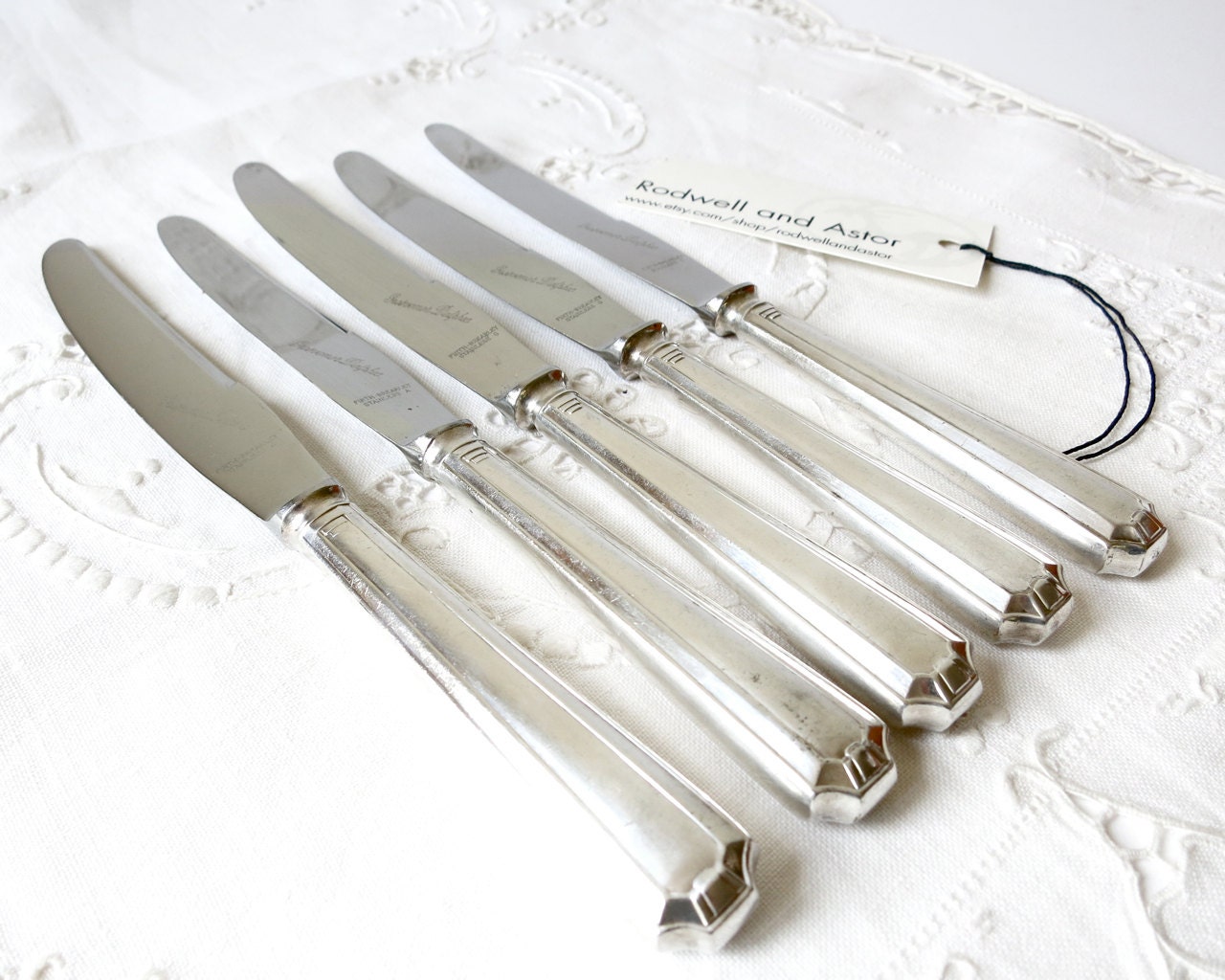 Set 5 Vintage 1950s Grosvenor Delphic Entree Knives. Art Deco Stainless and Silver Plate (Free Postage in Australia)