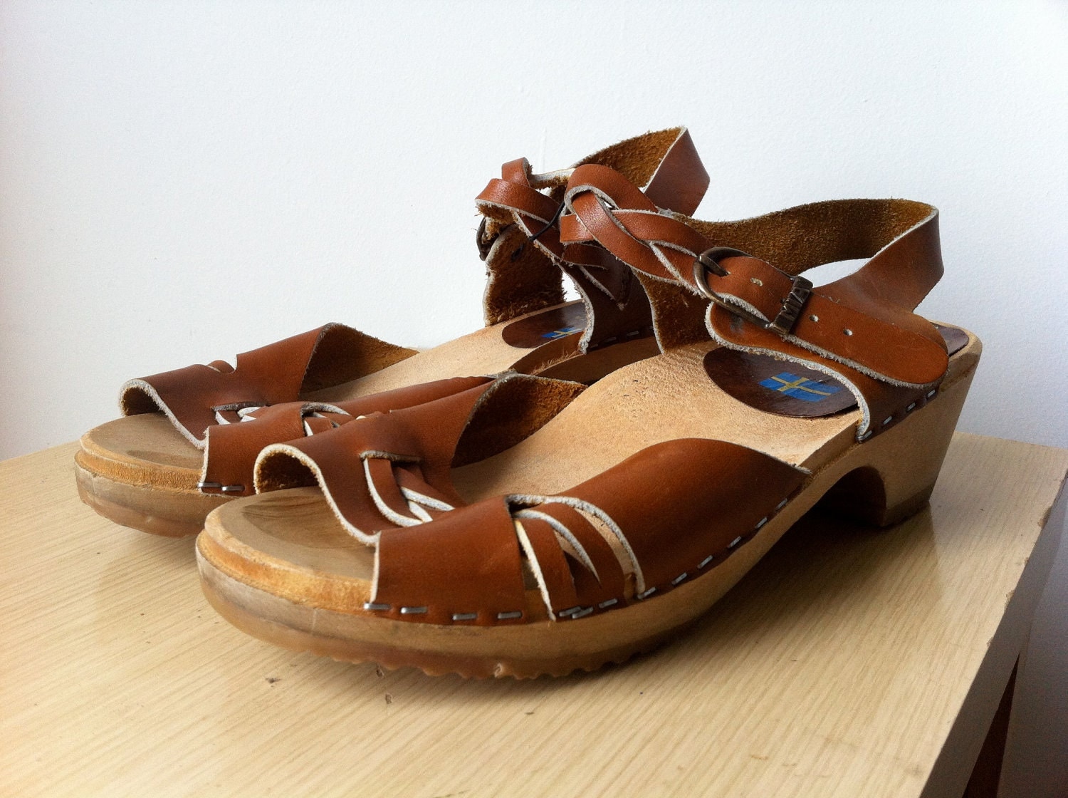 mia wood sandals